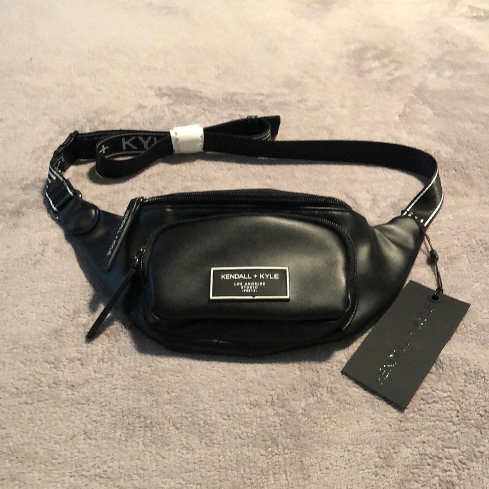 Kendall + Kylie Fanny Pack / Black 🖤